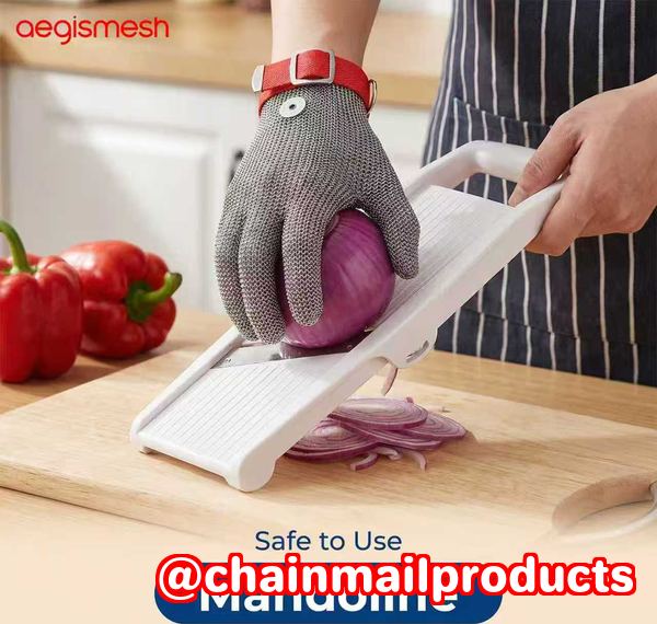 How Stainless Steel Chainmail Works to Prevent Workplace Injuries